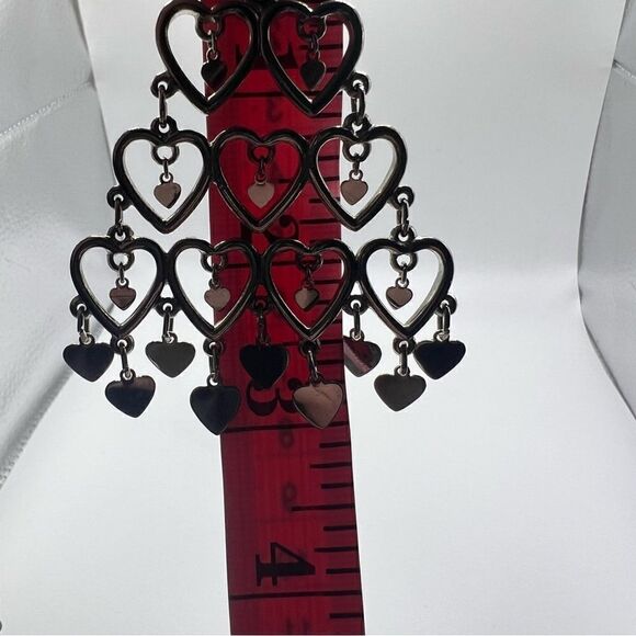 Vintage Signed Lisner Silver Toned Chandelier Heart Pendant Necklace - Picture 4 of 4